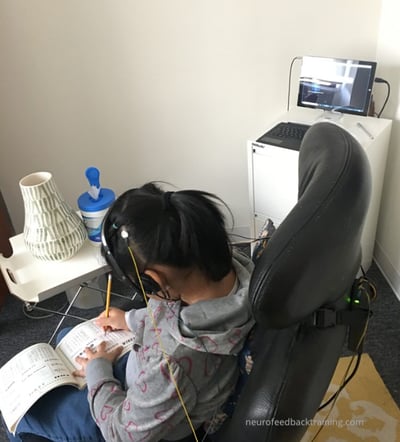 child-during-neurofeedback-session-at-neurofeedback-training-nyc-center
