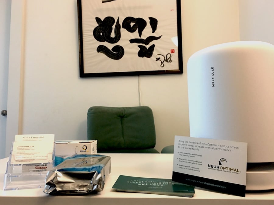 ny-neurofeedback-office-with-molekule-airpurifier-in-rooms