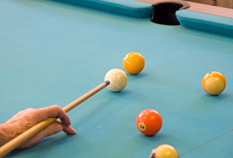 brain-health-senior-playing-pool